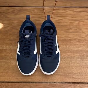 Men’s 7.5 blue Vans Ultracush Sneakers. Worn once. Excellent condition